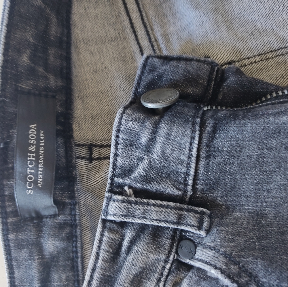 Haut high rise skinny jeans.